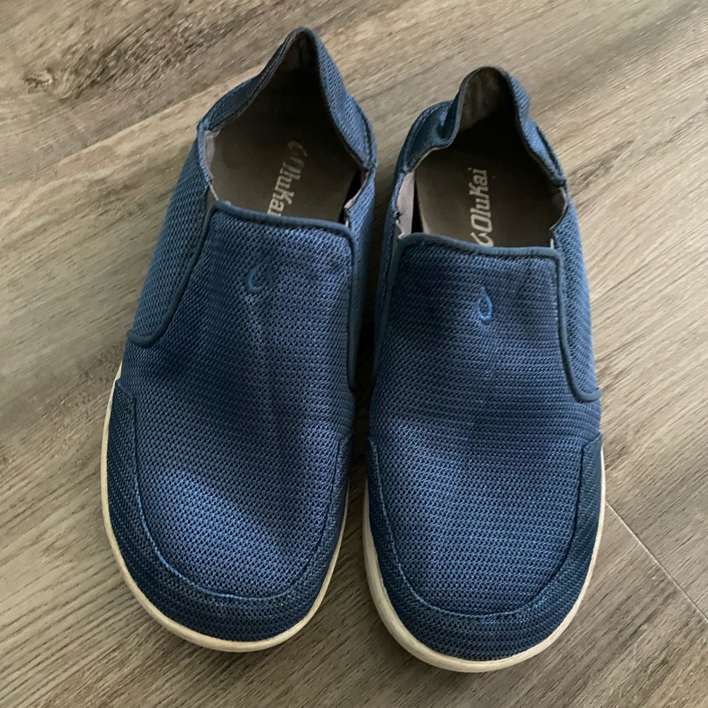 Gently used Olukai Shoes